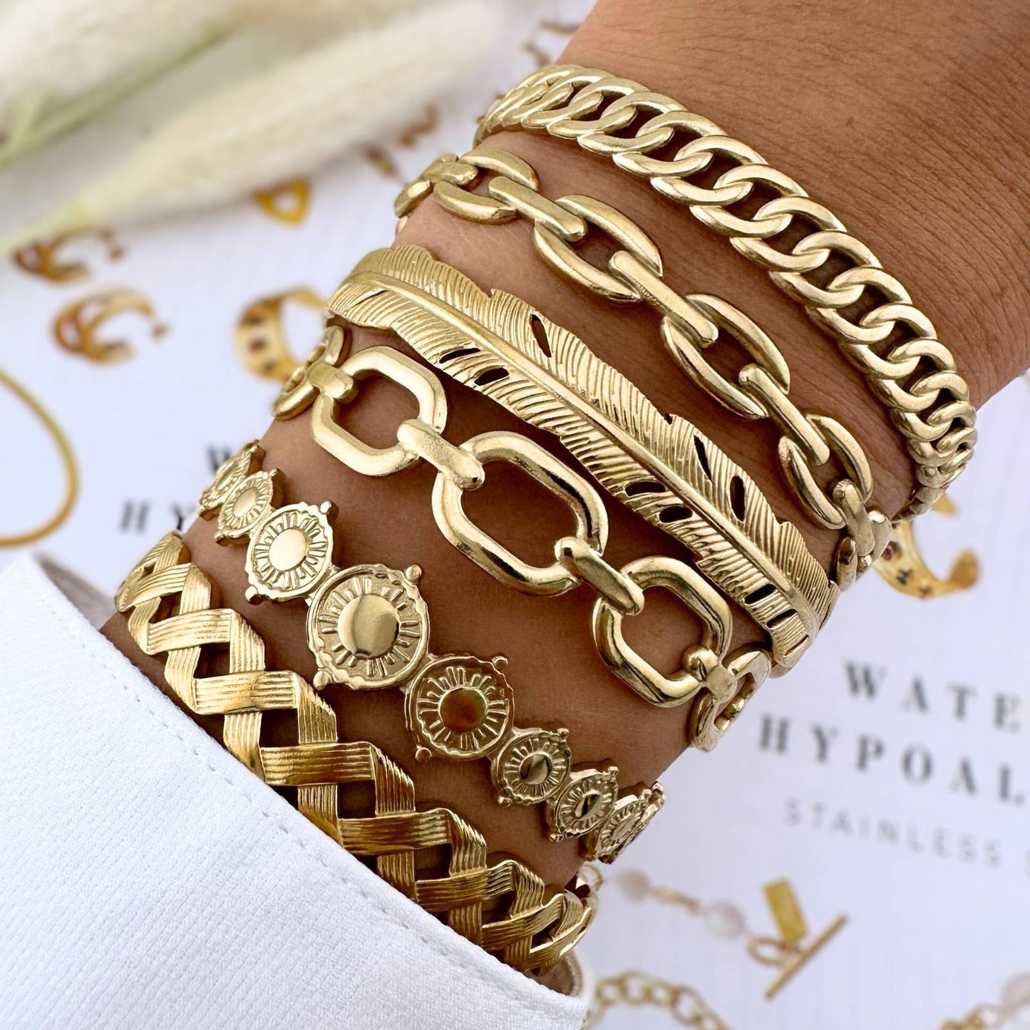 18K gold plated Stainless steel Leafs bracelet, Intensity