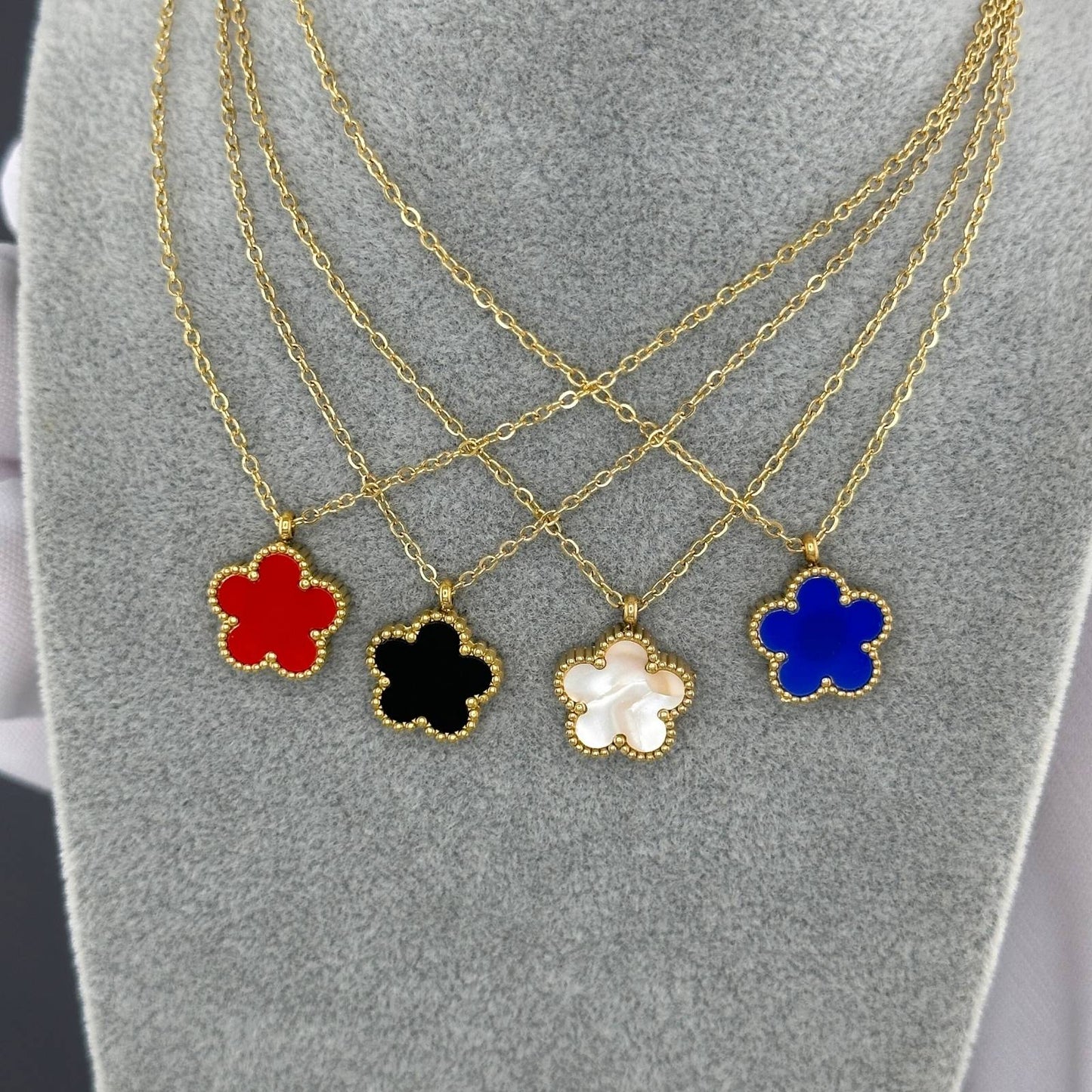 18K gold plated Stainless steel  Flower necklace, Intensity